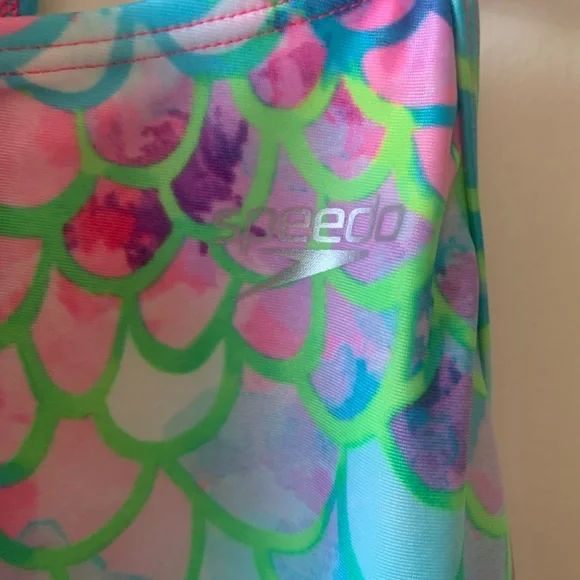 Speedo girls mermaid scalloped style one piece bathing suit
